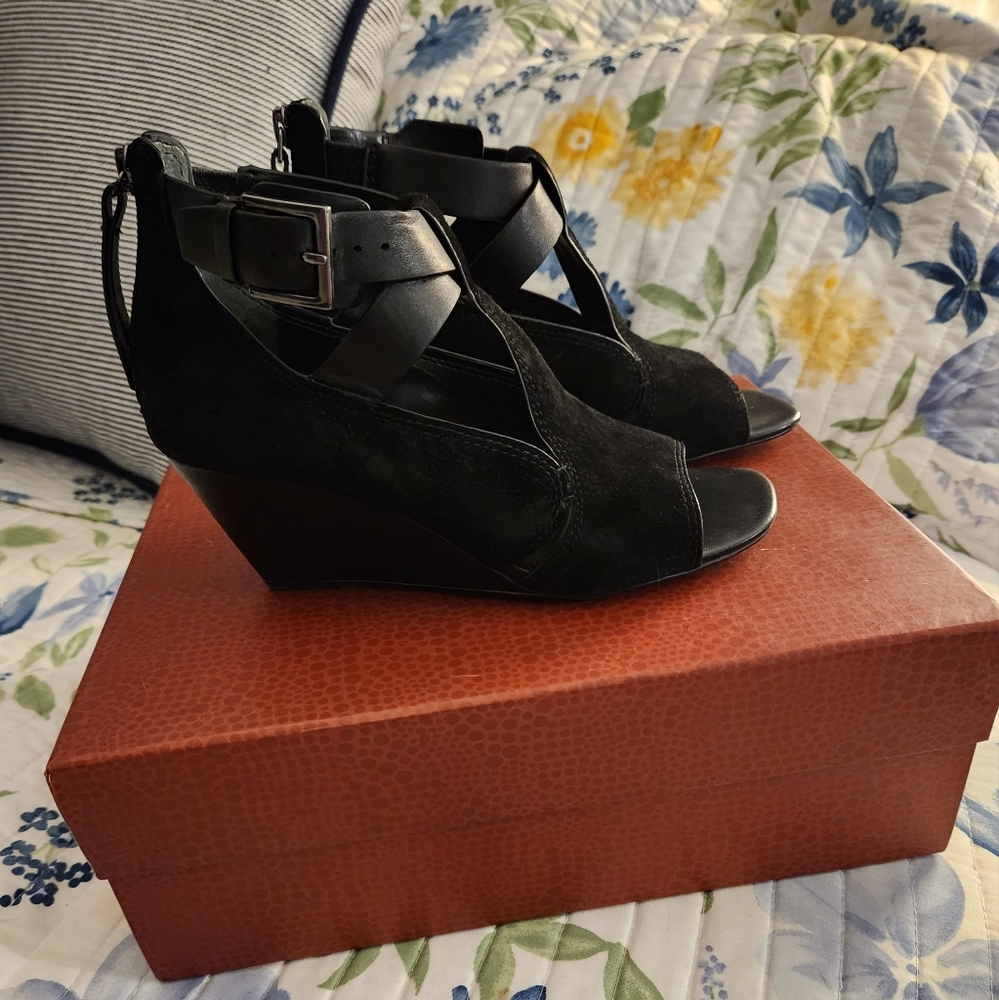 Donald Pliner Sila sandals